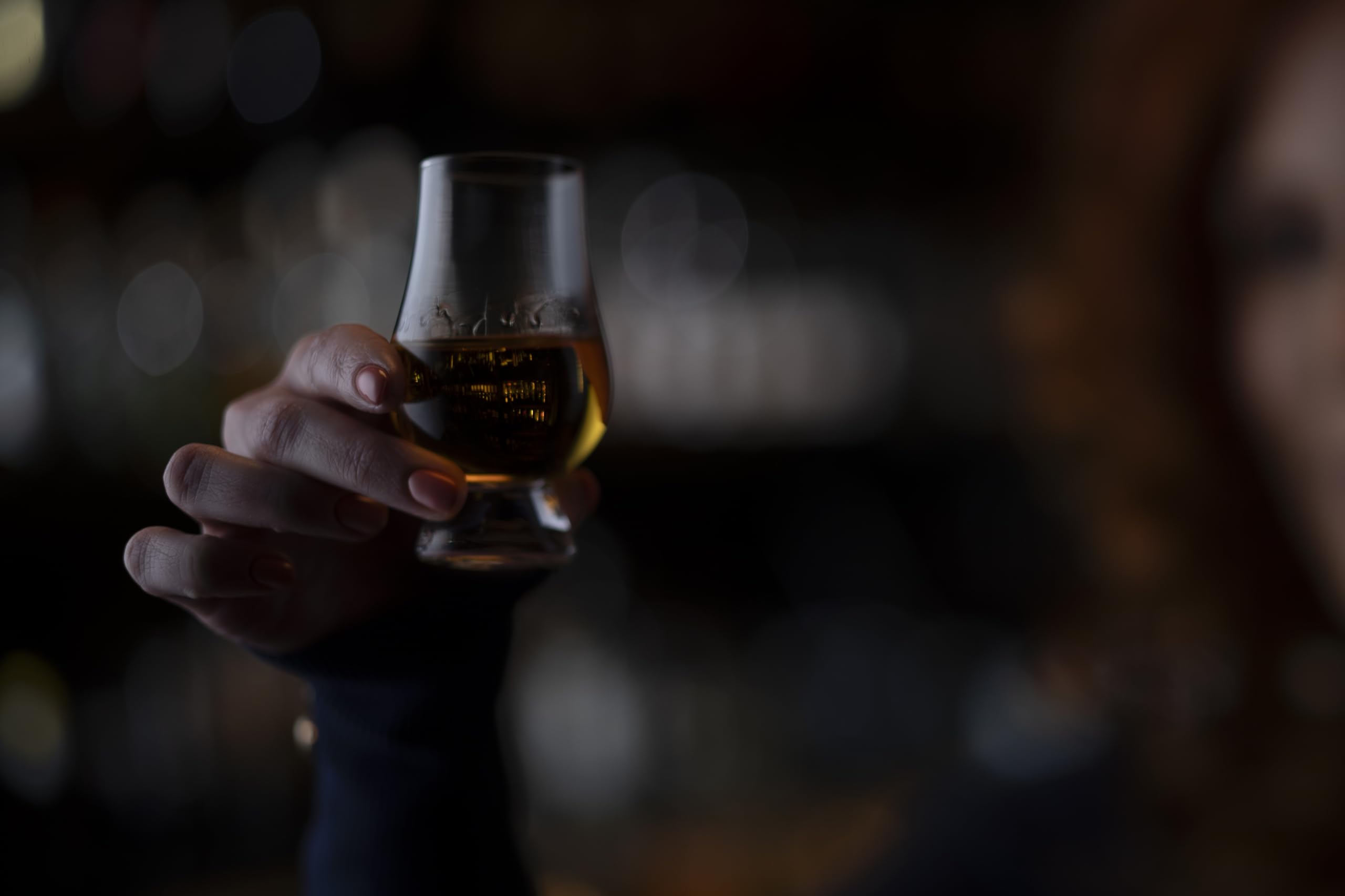 The WEE Glencairn Crystal Whisky Glass Set of 12 - Mini Size 3.34in, 85mm Whiskey Tasting Glass - Image 7